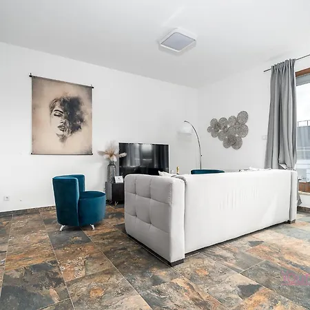 Apartment Your Holidays Golden Tulip *