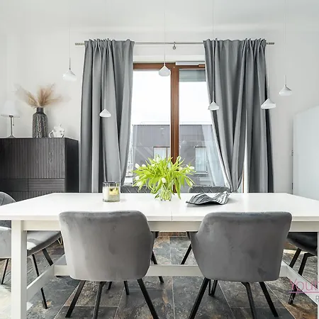 Your Holidays Golden Tulip Apartment *